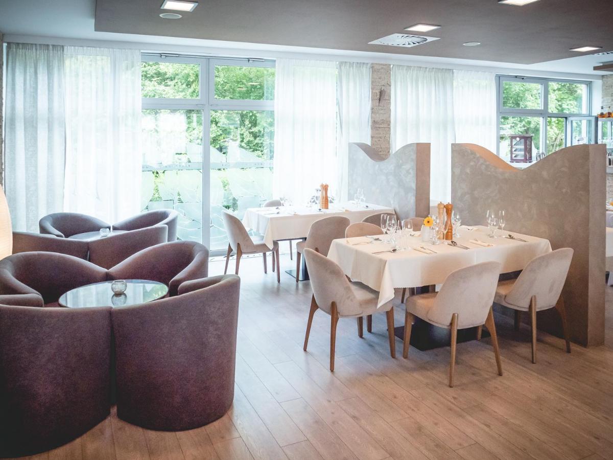 Hotel River Nitra Bagian luar foto