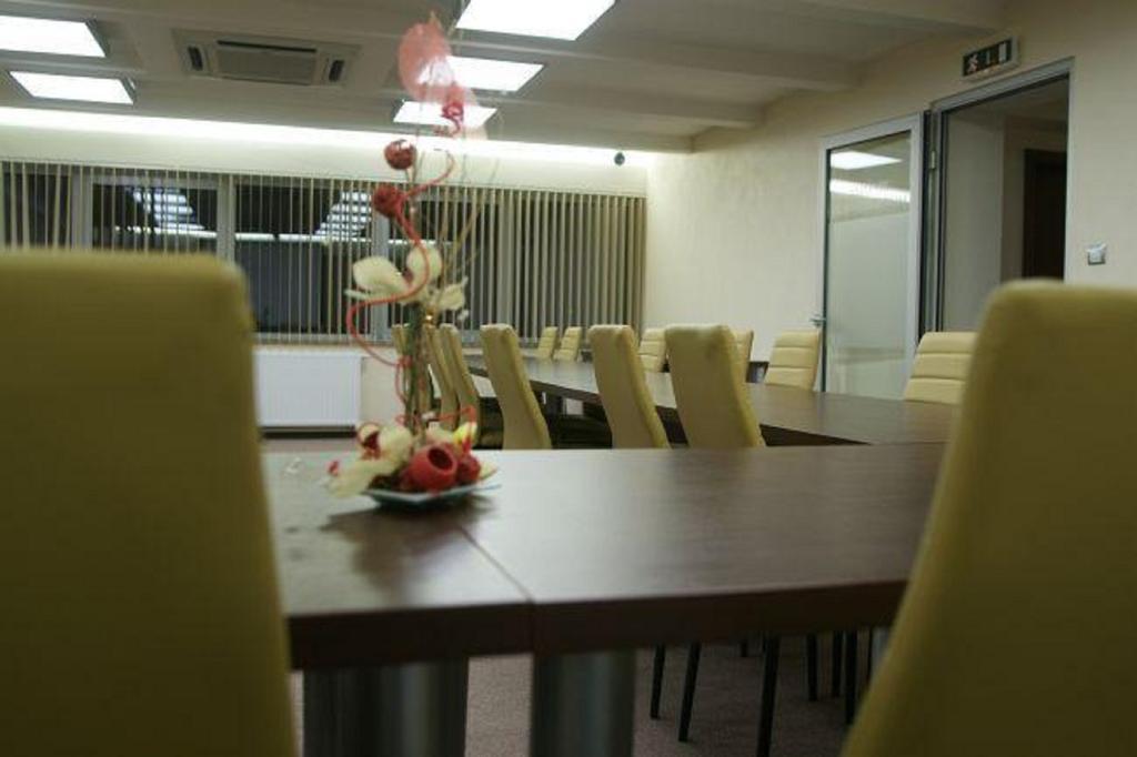 Hotel River Nitra Bagian luar foto