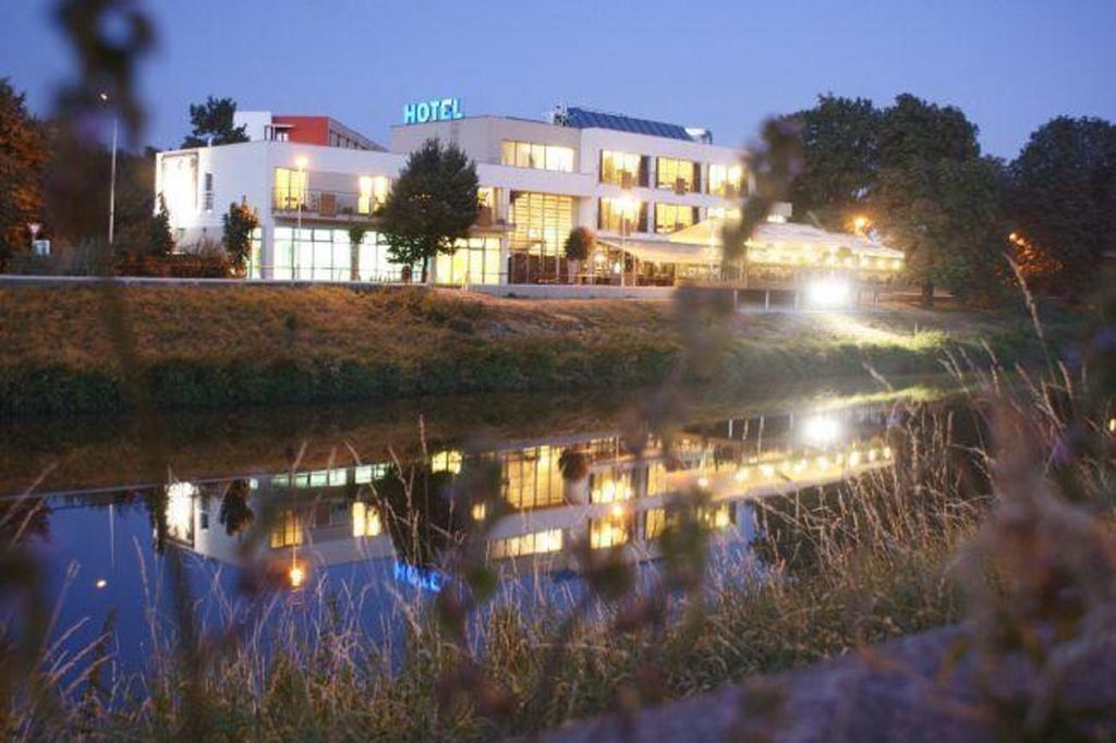 Hotel River Nitra Bagian luar foto